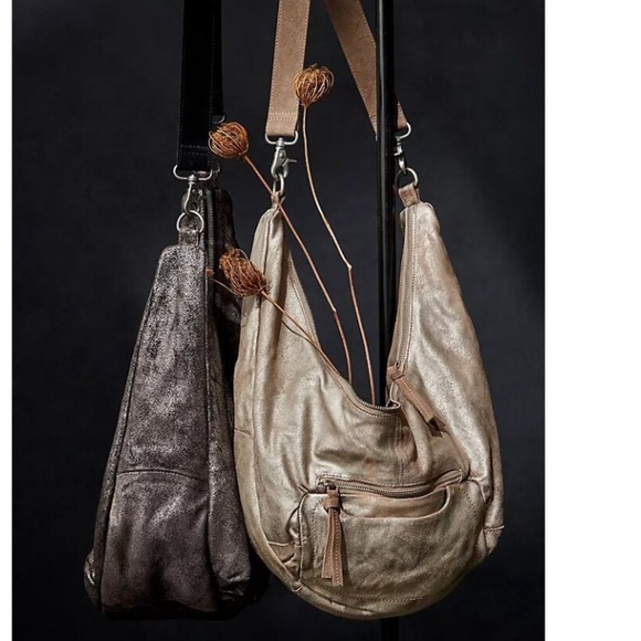 FREE PEOPLE We the Free Sparta Sling Bag. leather. Perf. condition - Picture 9 of 11